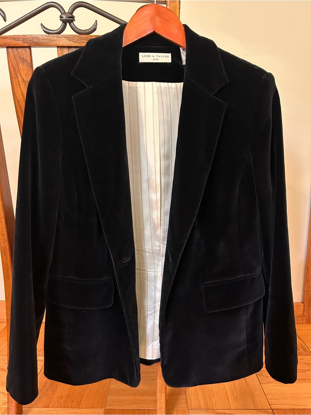 Lord & Taylor Black Velvet Women's Blazer - Picture 3 of 7